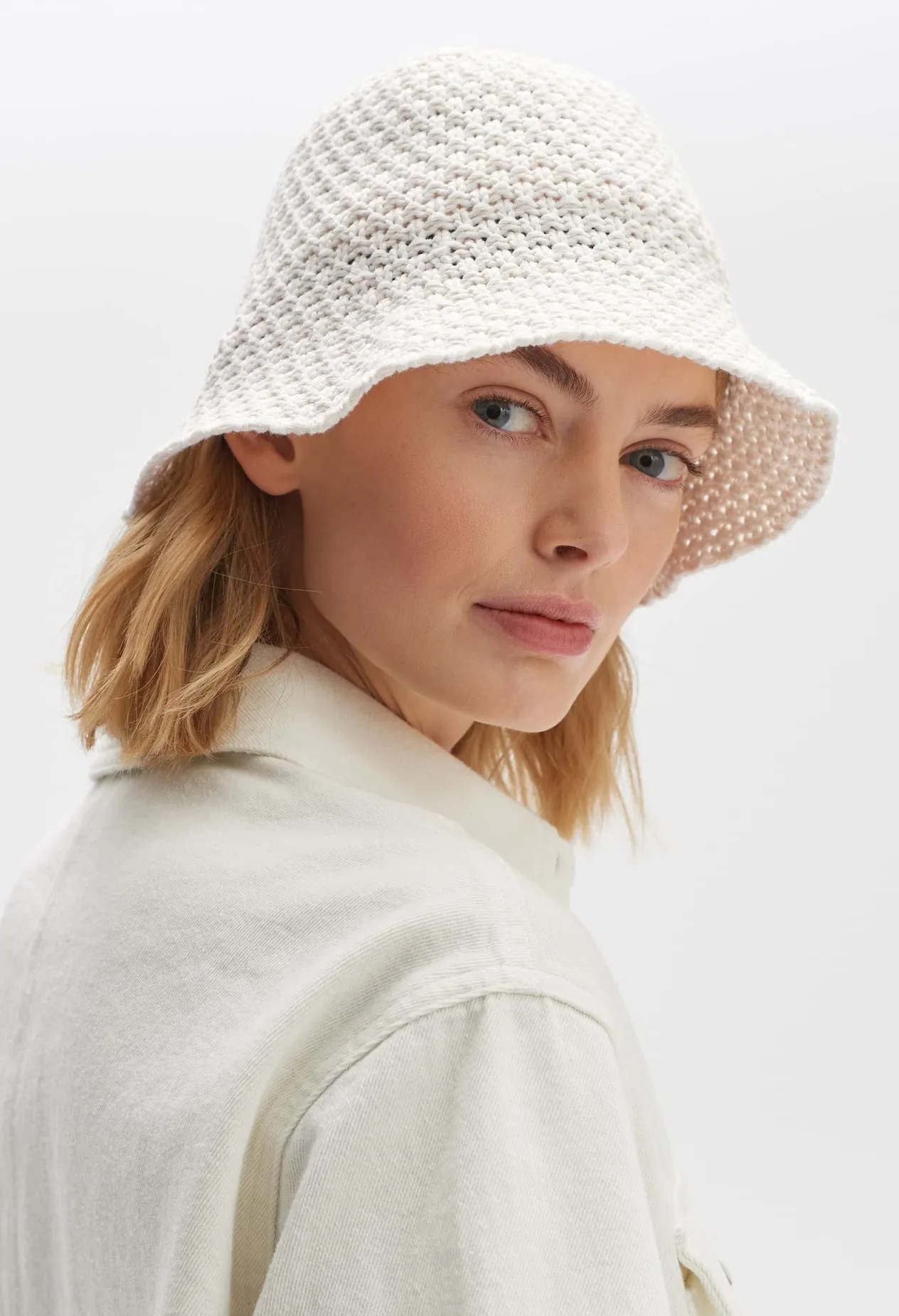 Azoki Hat