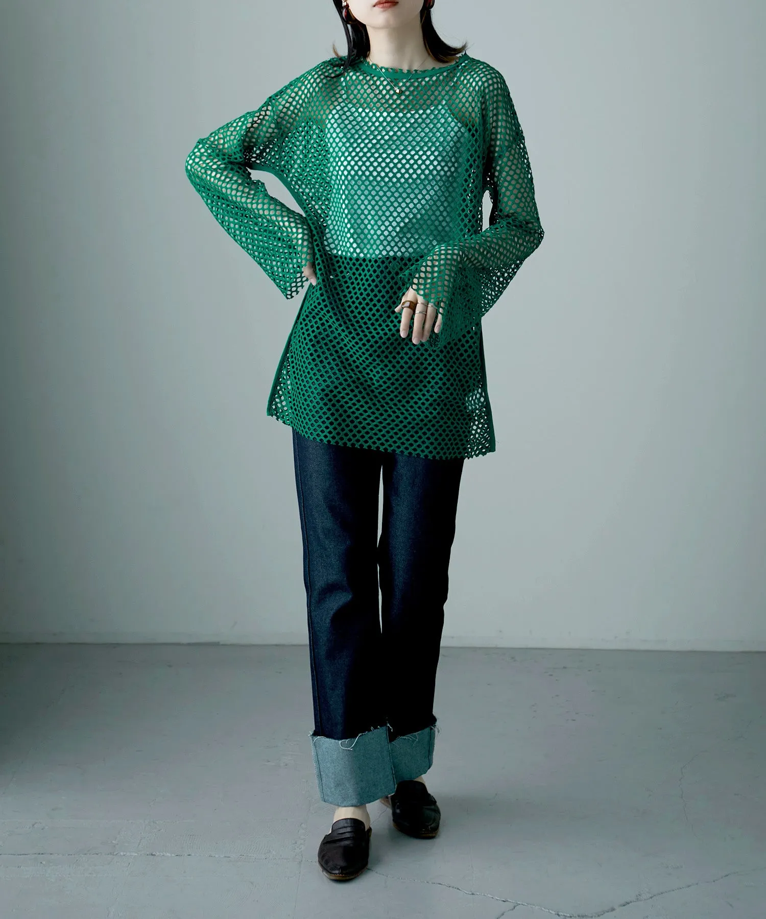 Mesh knit pull over