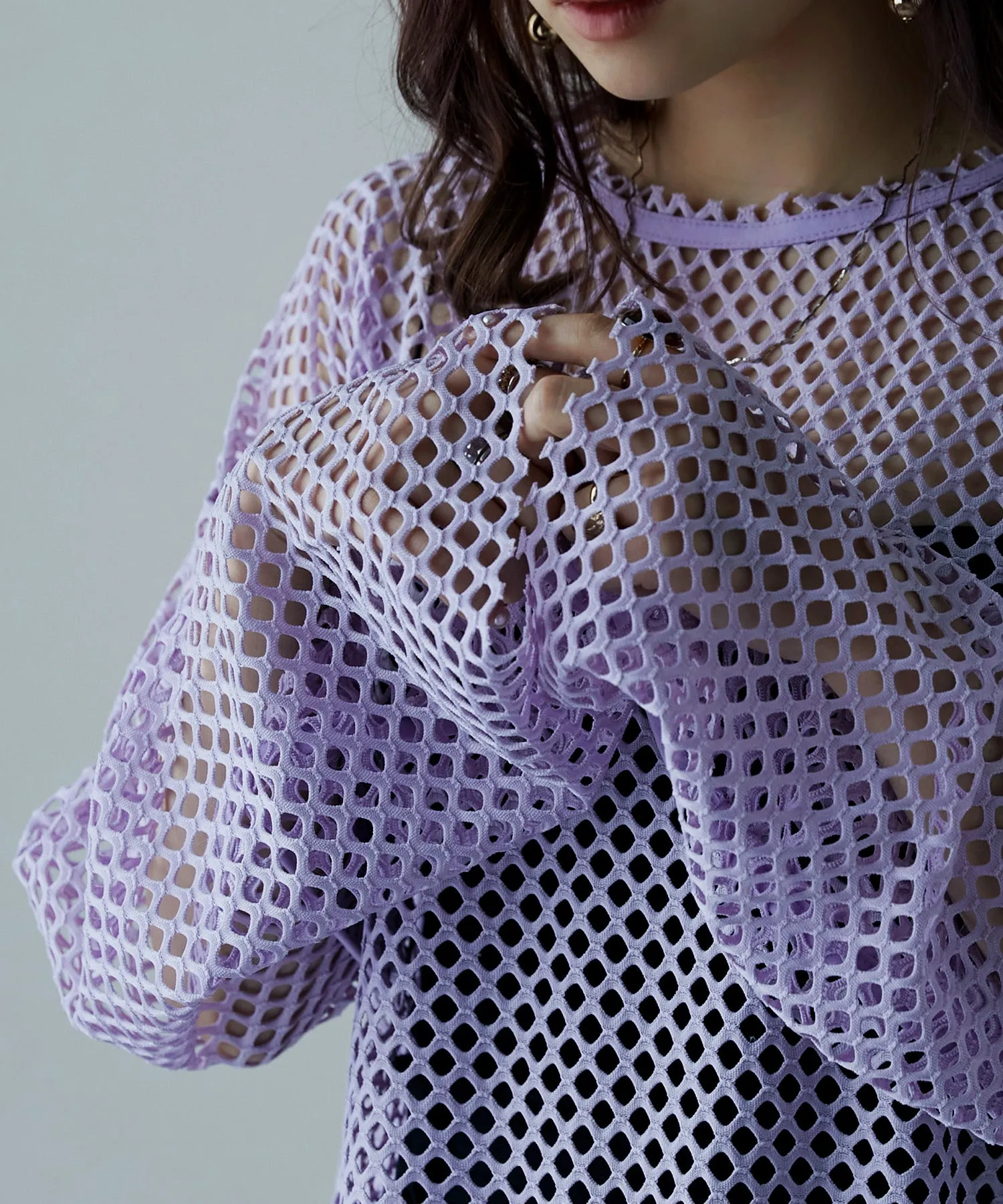 Mesh knit pull over
