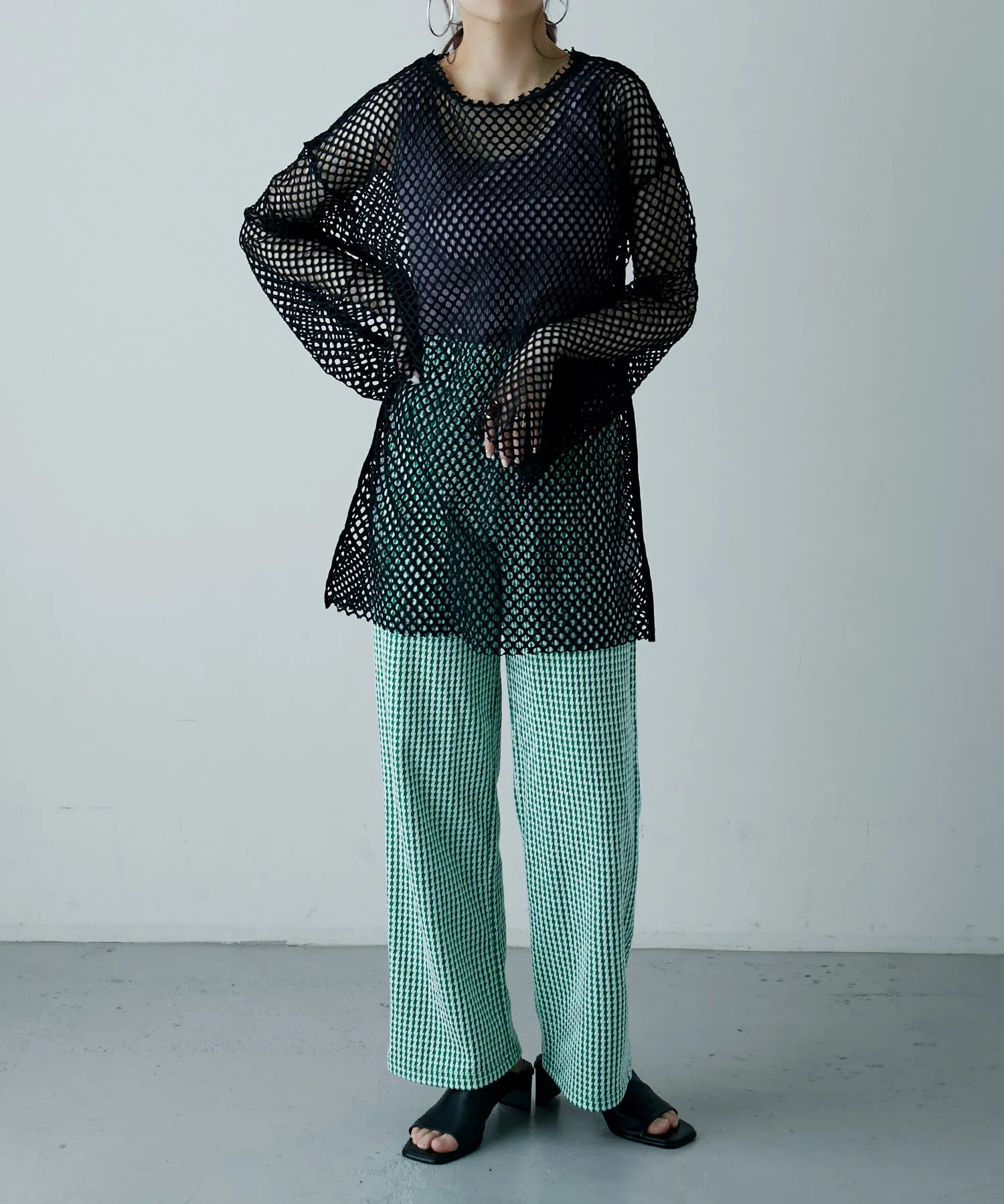 Mesh knit pull over