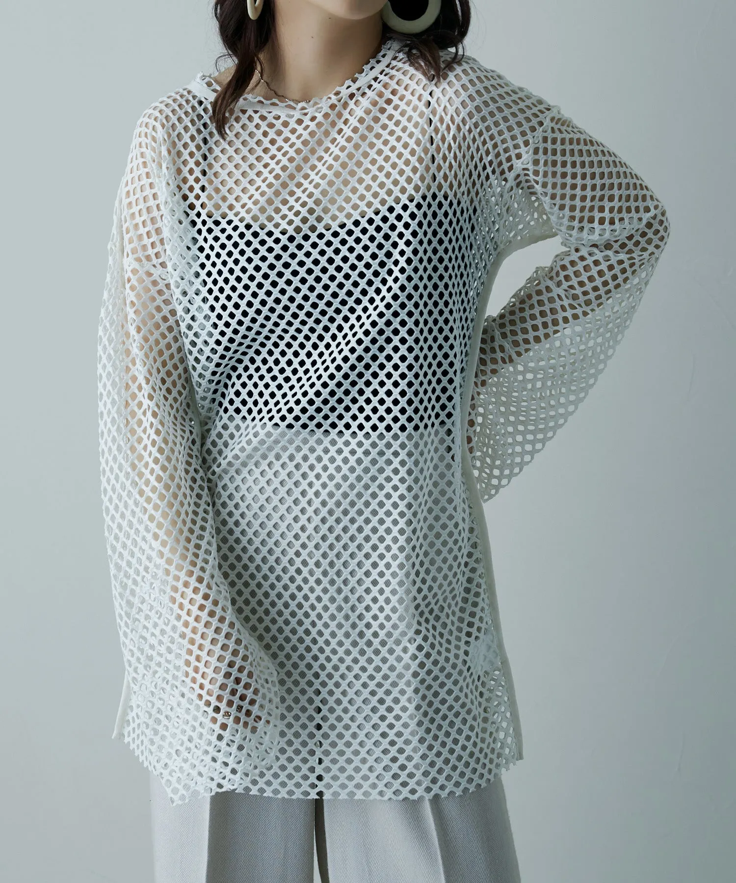 Mesh knit pull over