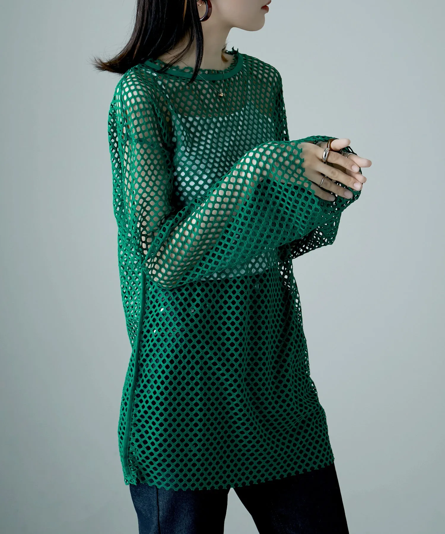 Mesh knit pull over