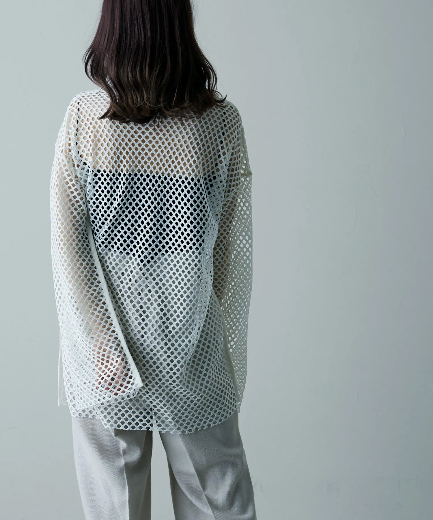 Mesh knit pull over