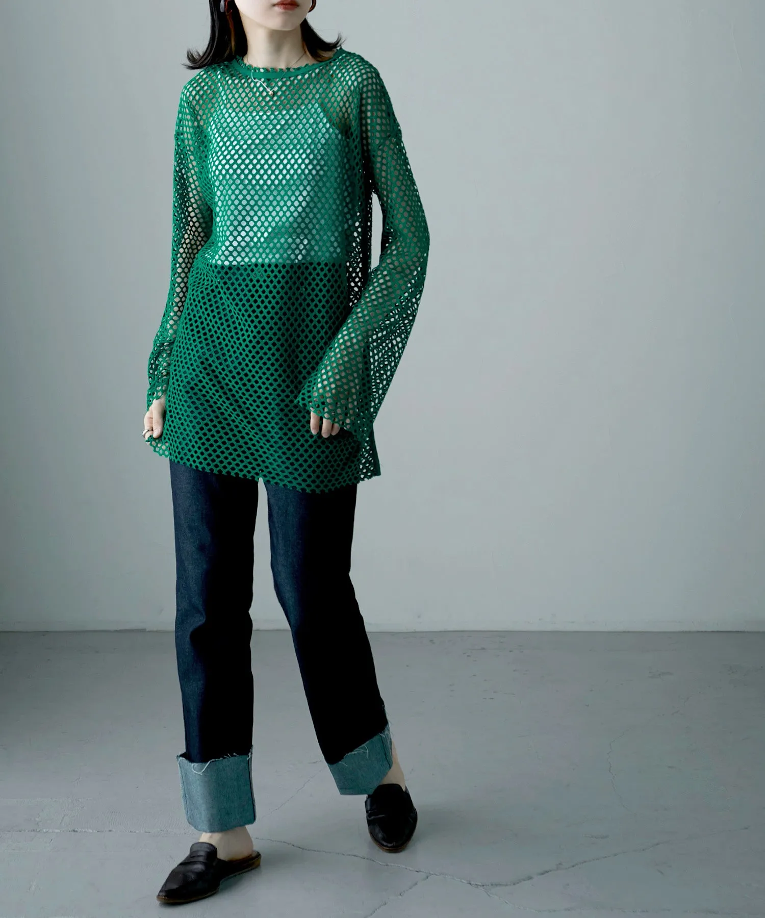 Mesh knit pull over