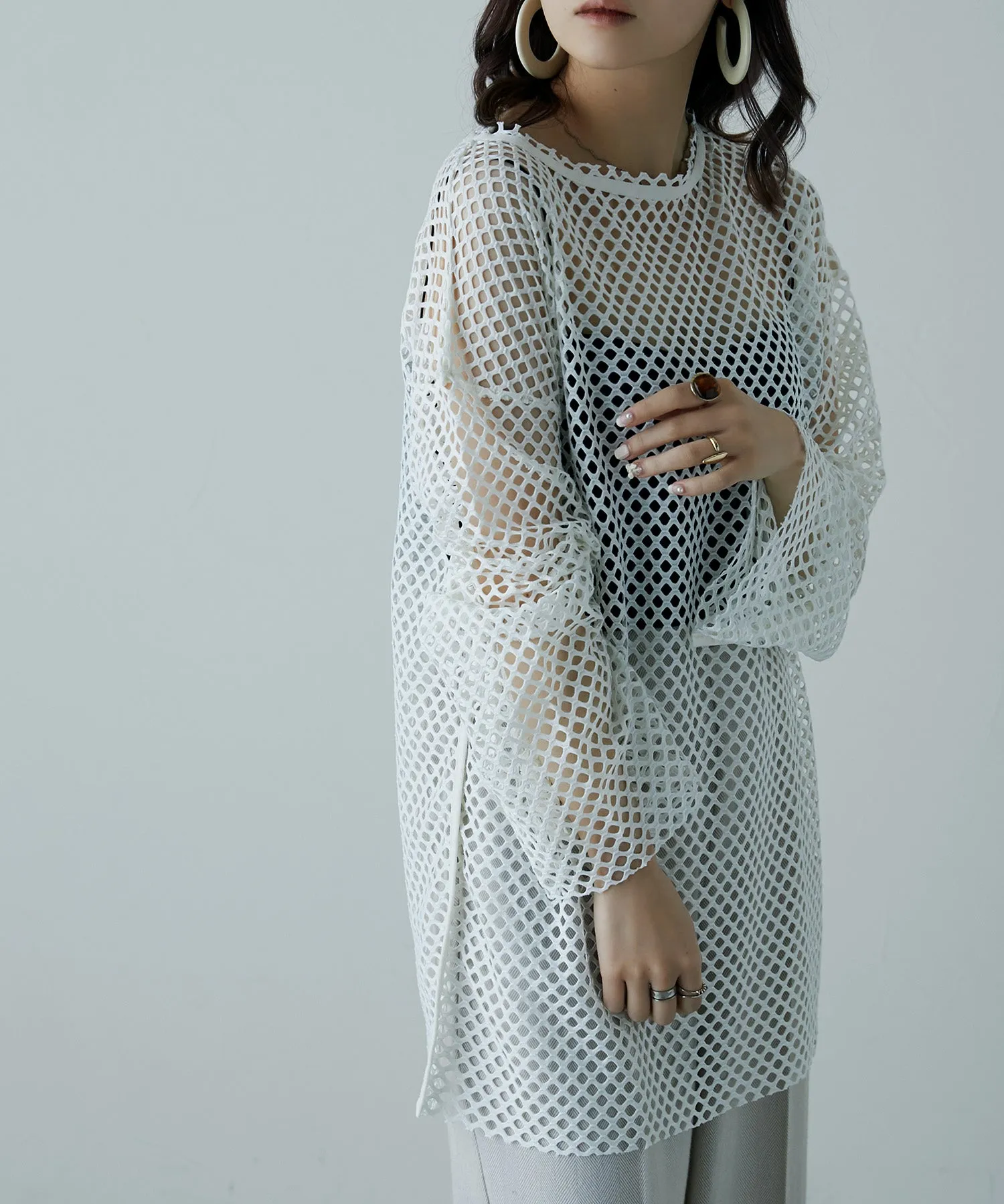 Mesh knit pull over