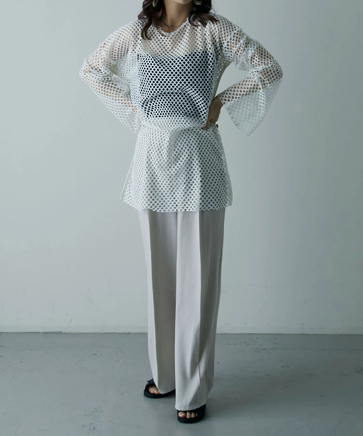 Mesh knit pull over