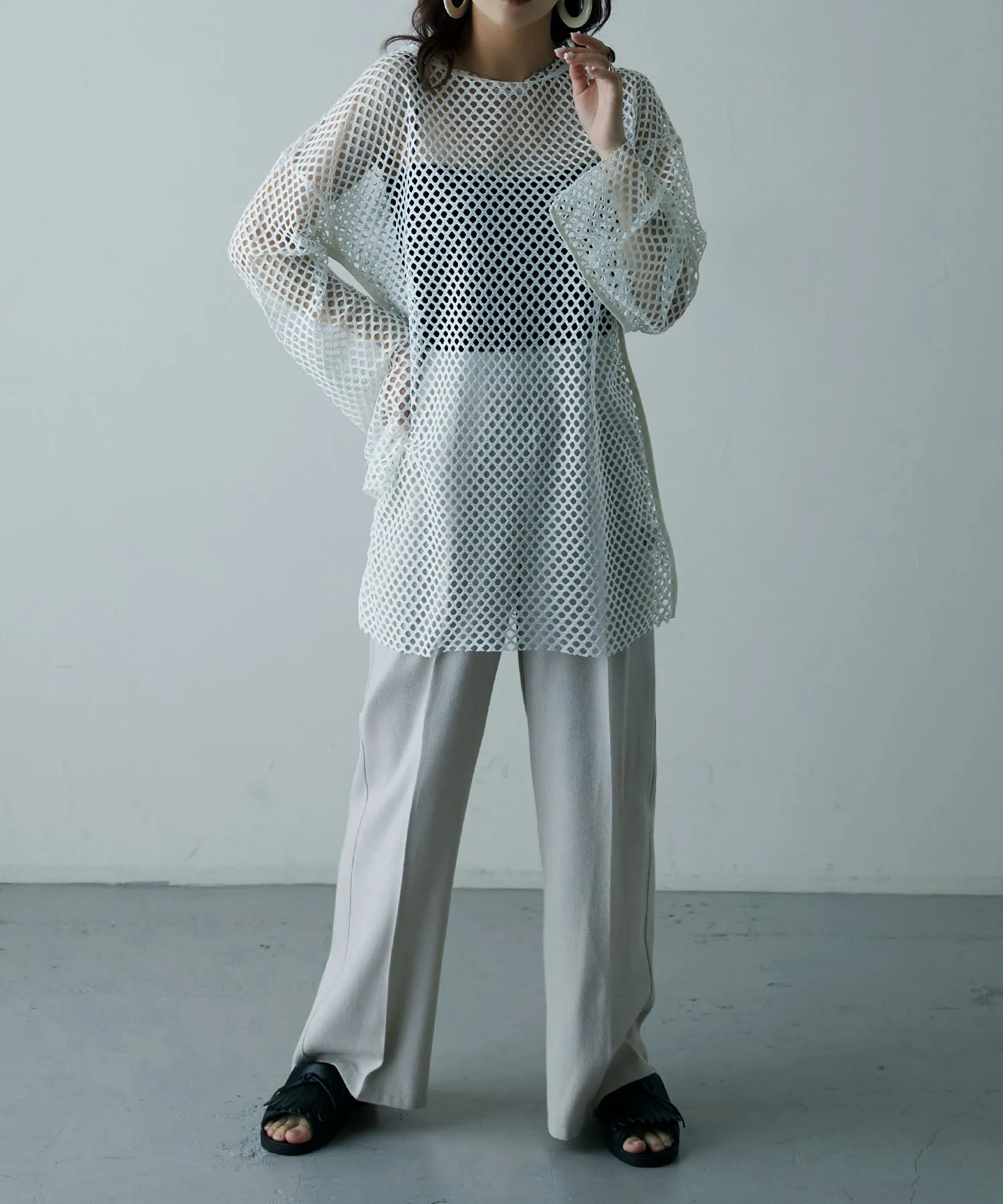 Mesh knit pull over