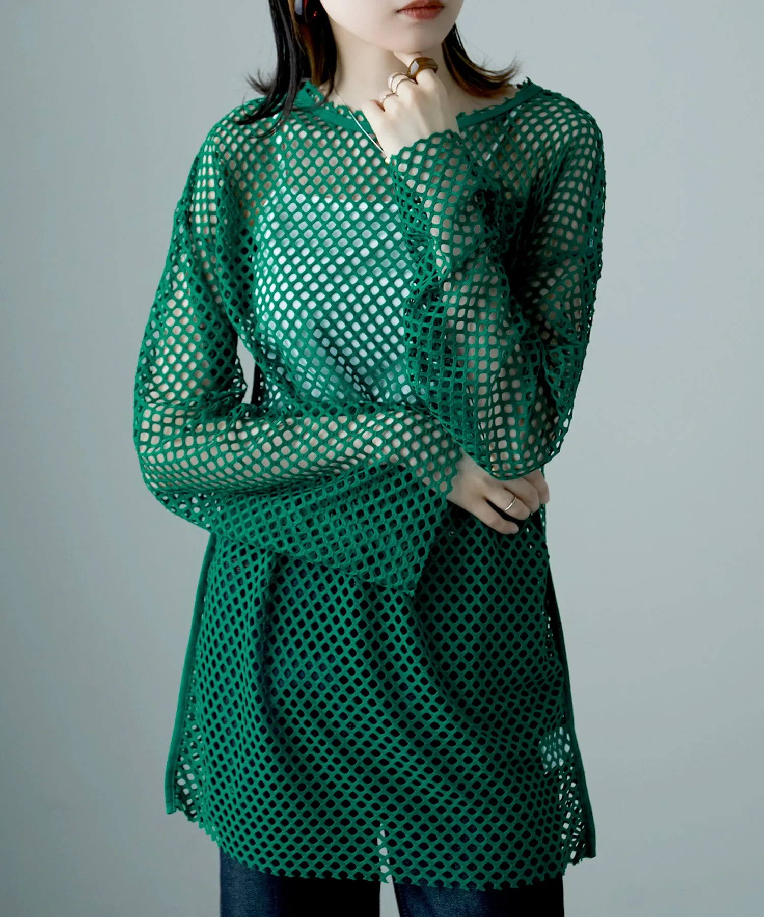 Mesh knit pull over