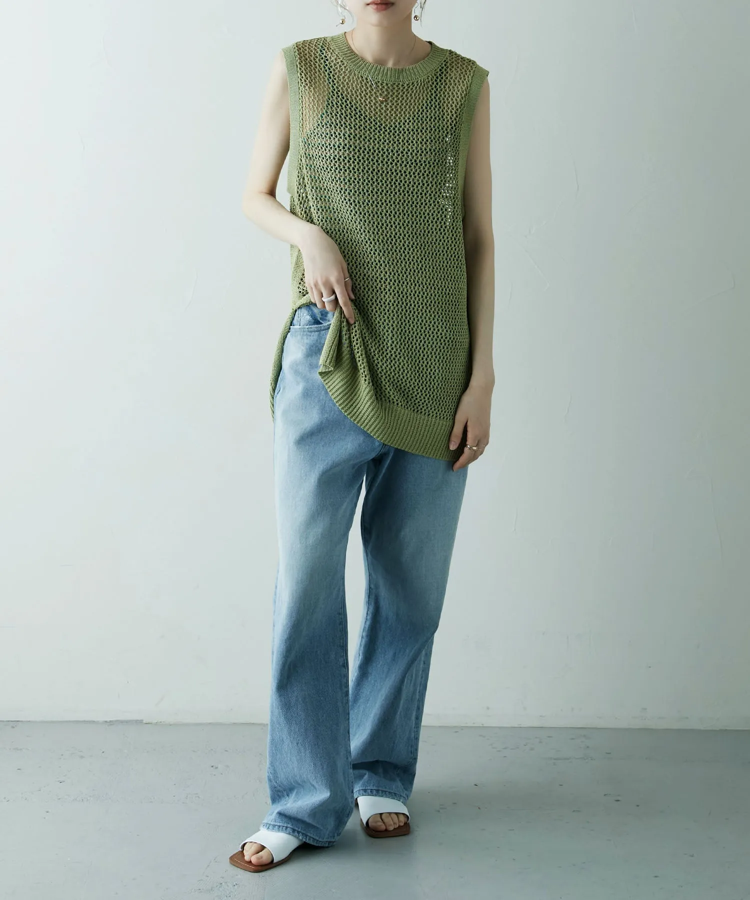 Mesh knit vest