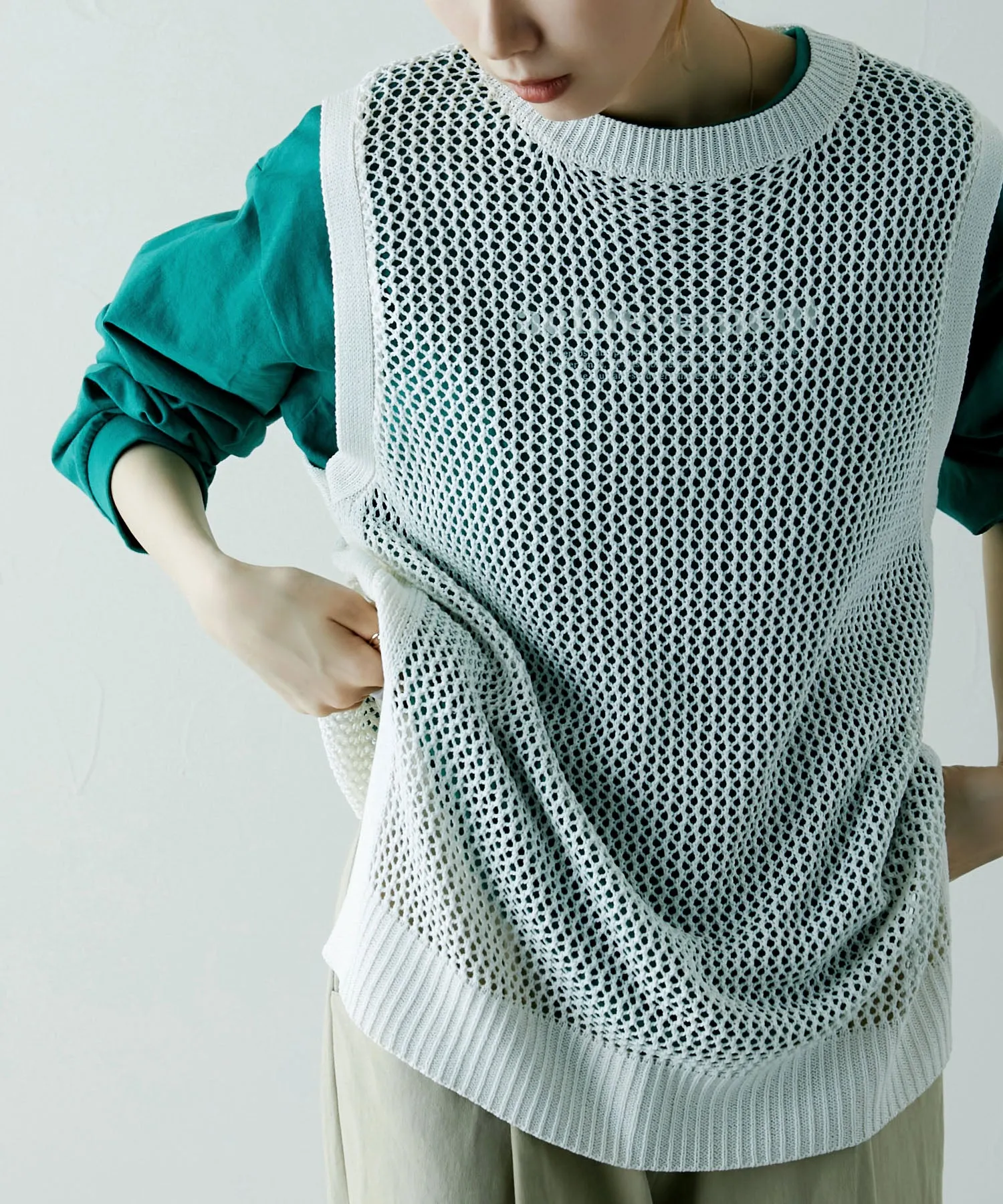 Mesh knit vest