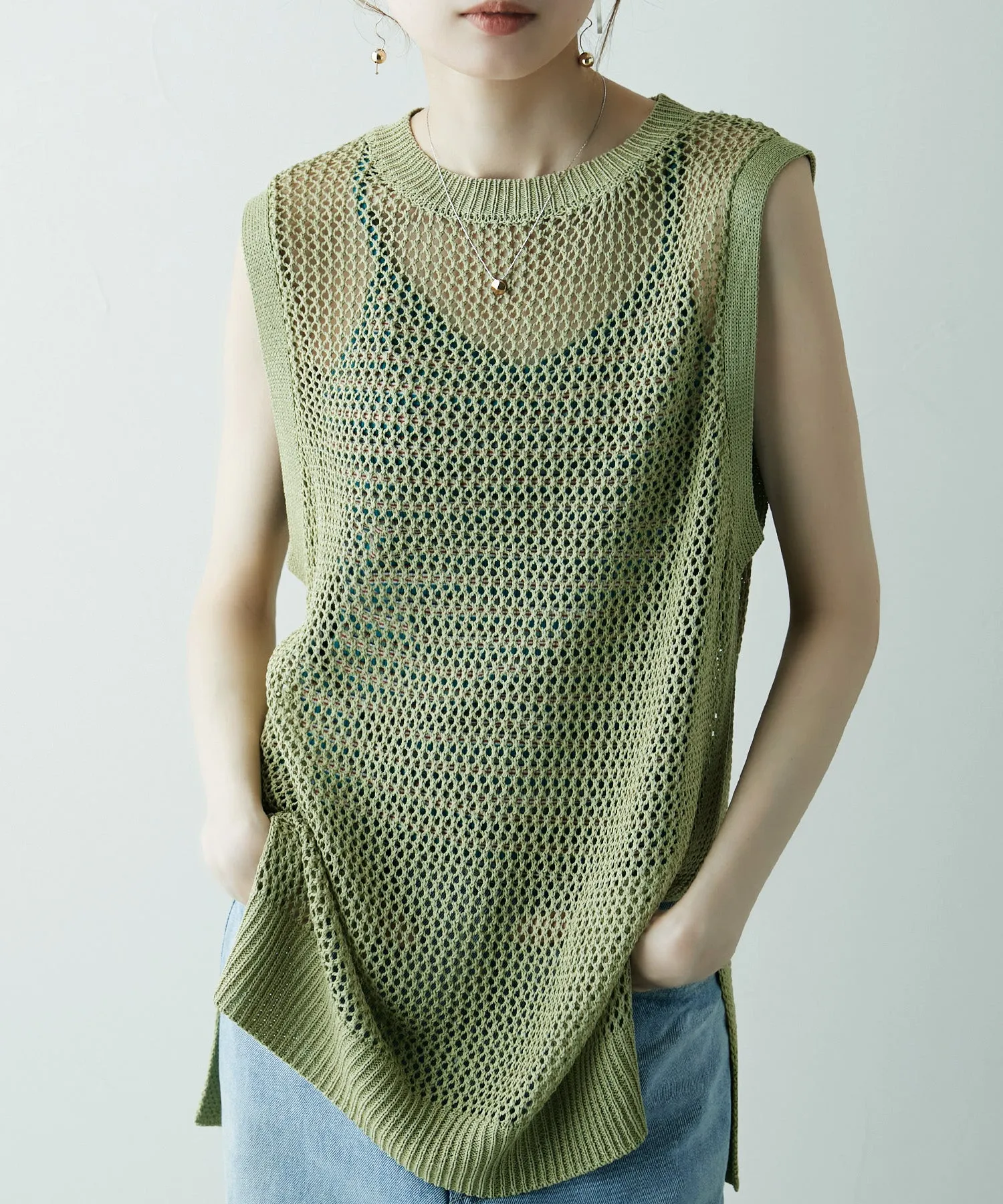 Mesh knit vest