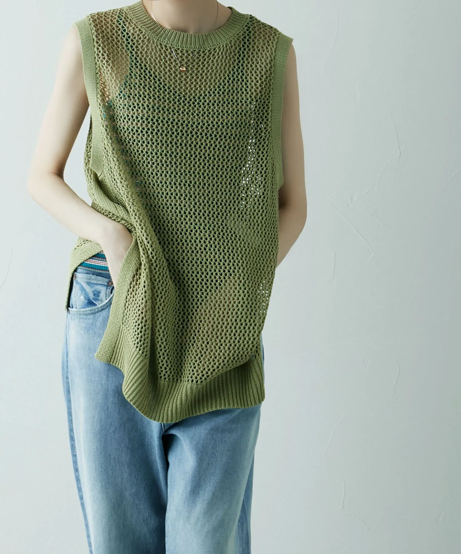Mesh knit vest