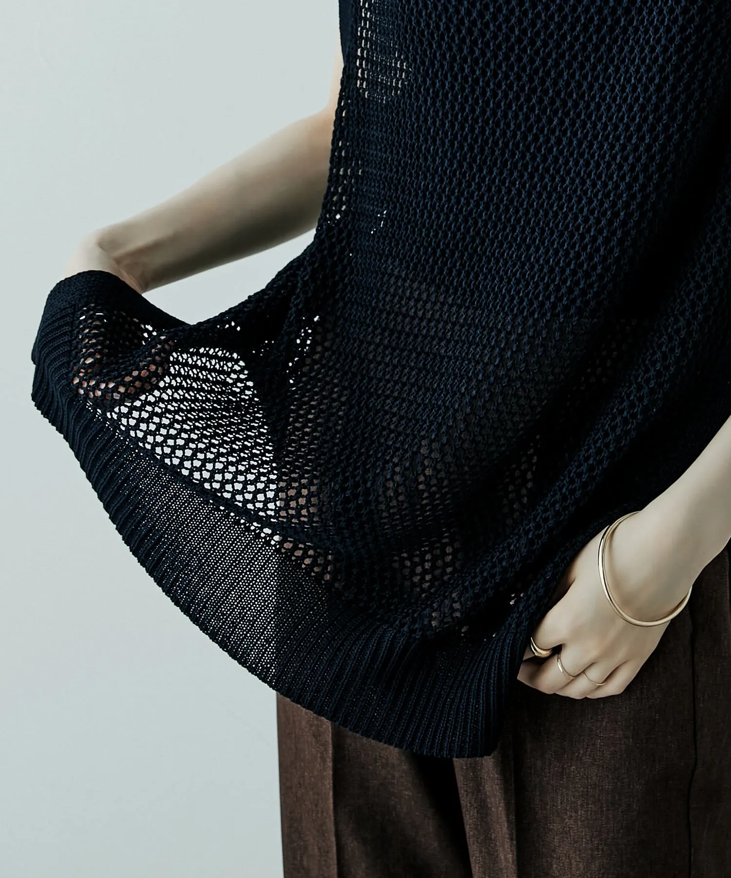 Mesh knit vest
