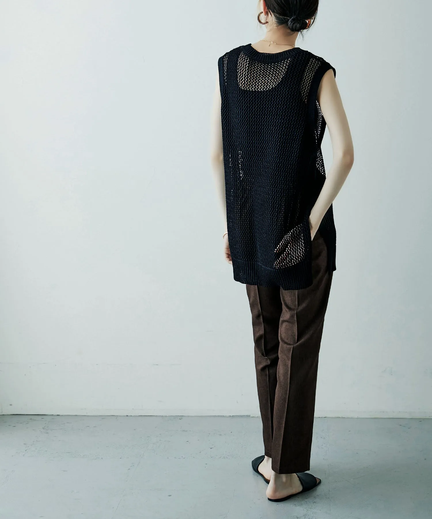 Mesh knit vest