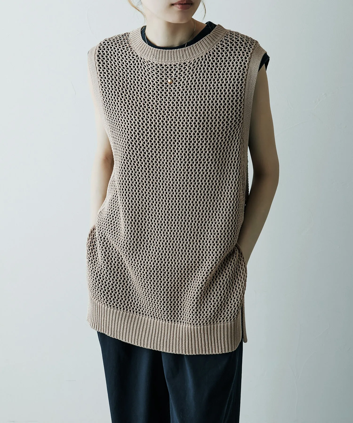Mesh knit vest