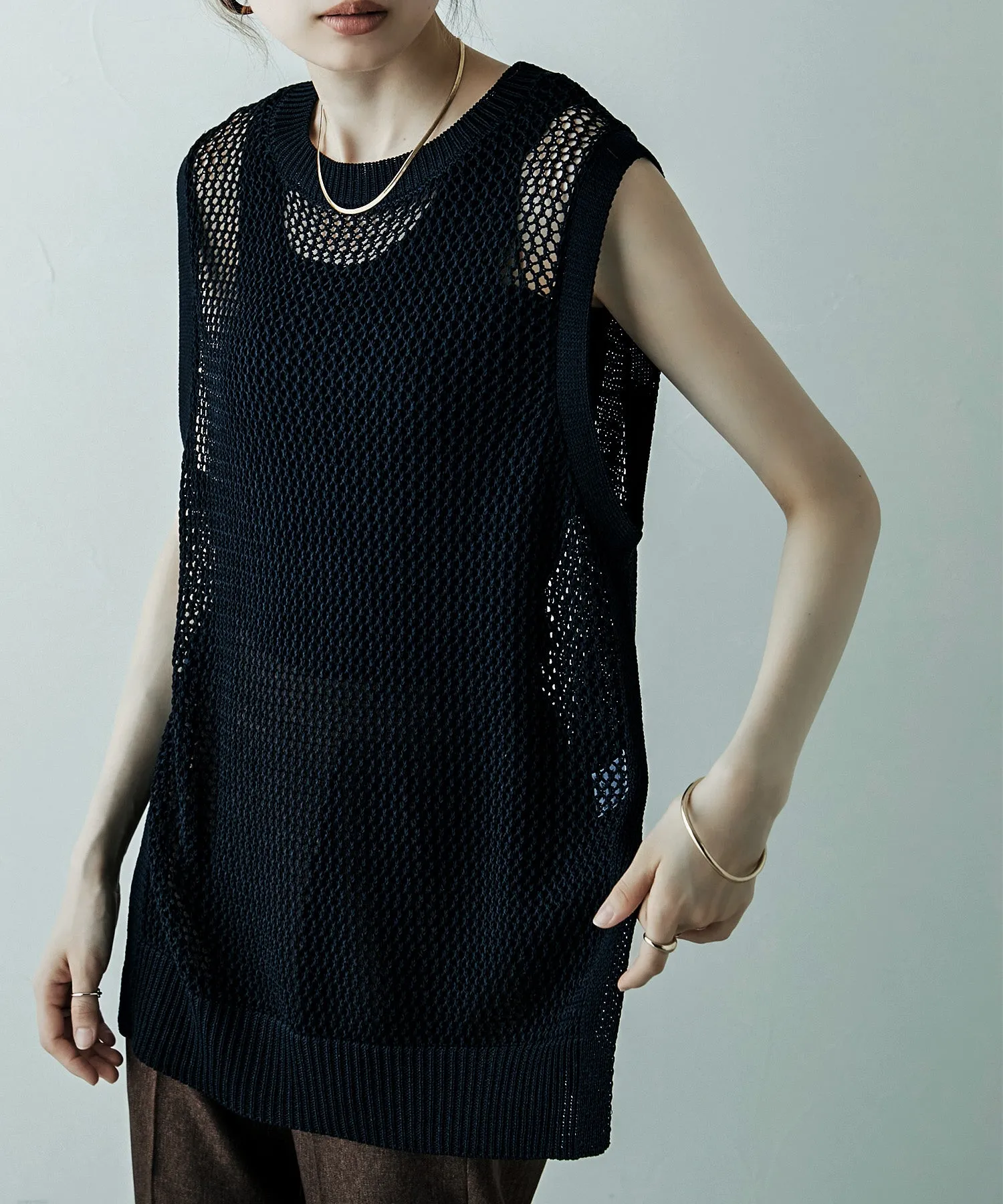 Mesh knit vest