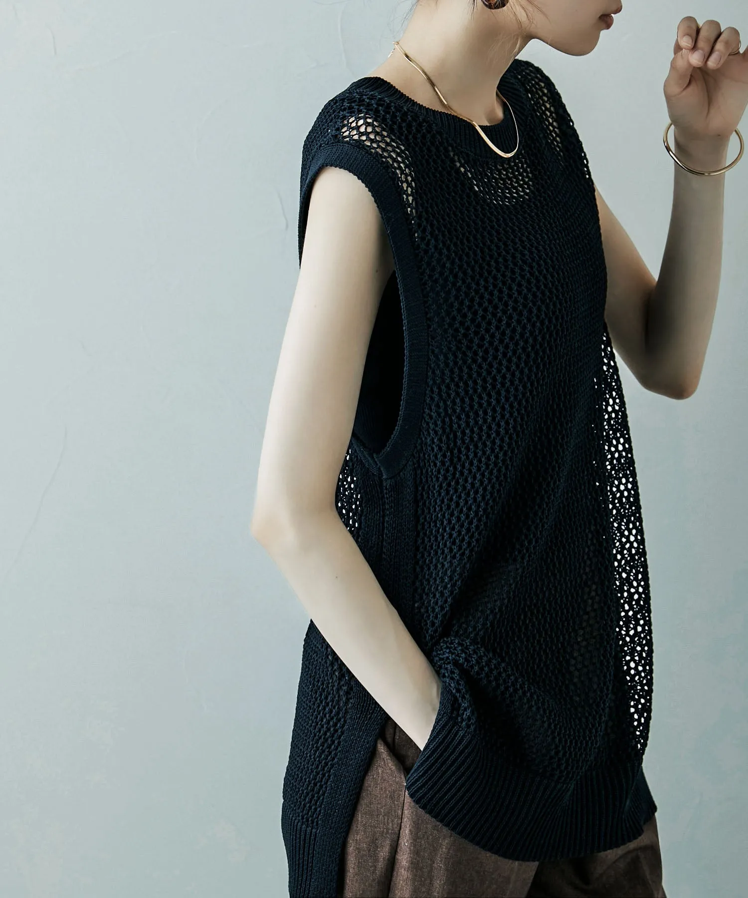 Mesh knit vest