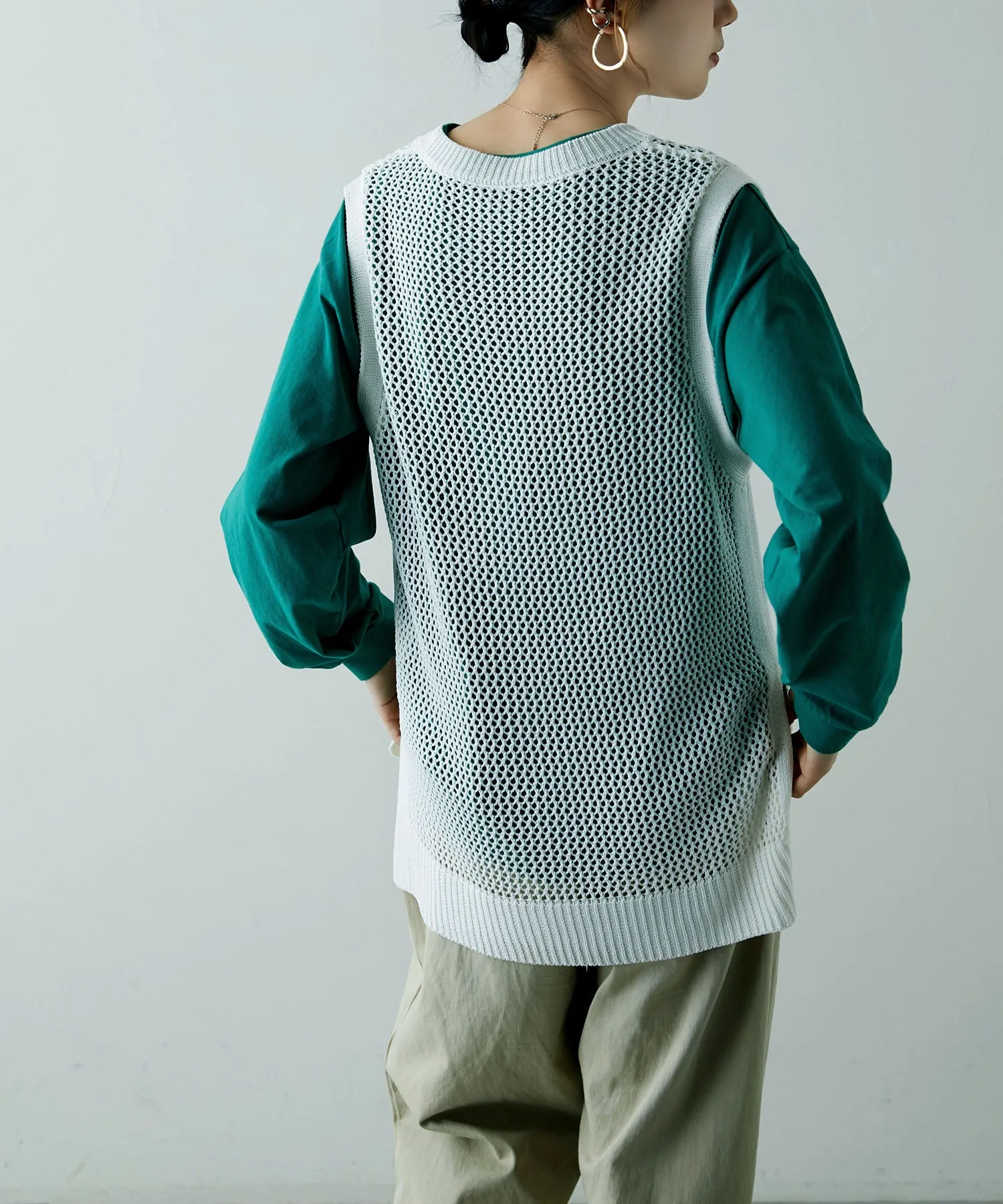Mesh knit vest