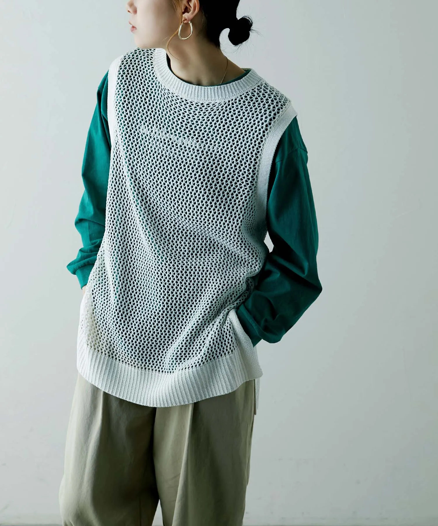 Mesh knit vest