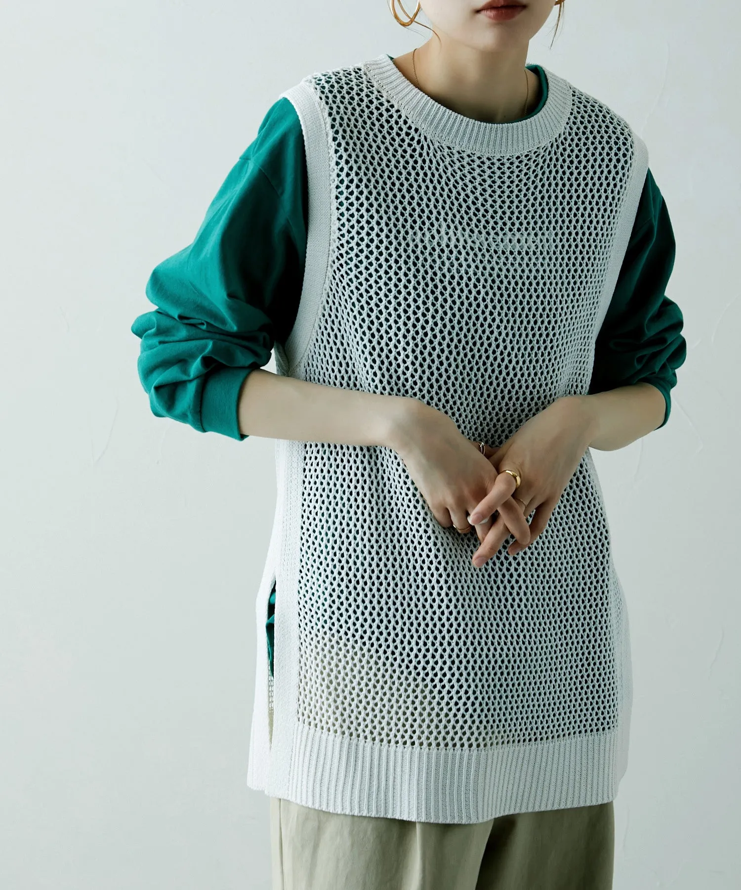 Mesh knit vest