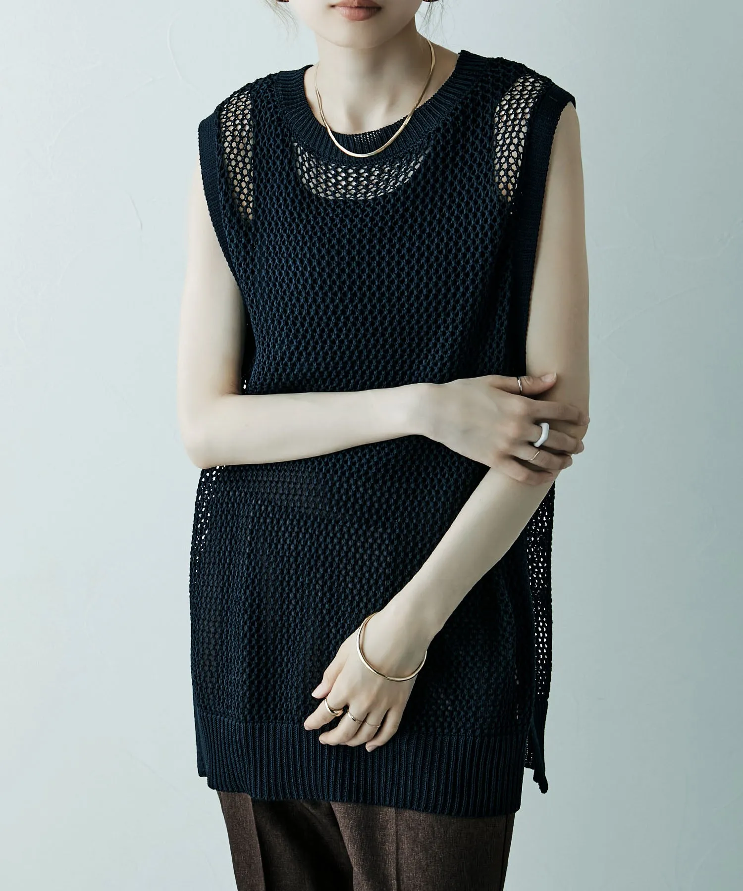 Mesh knit vest